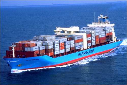 Maersk_conteneur_maritime_sur_bateau